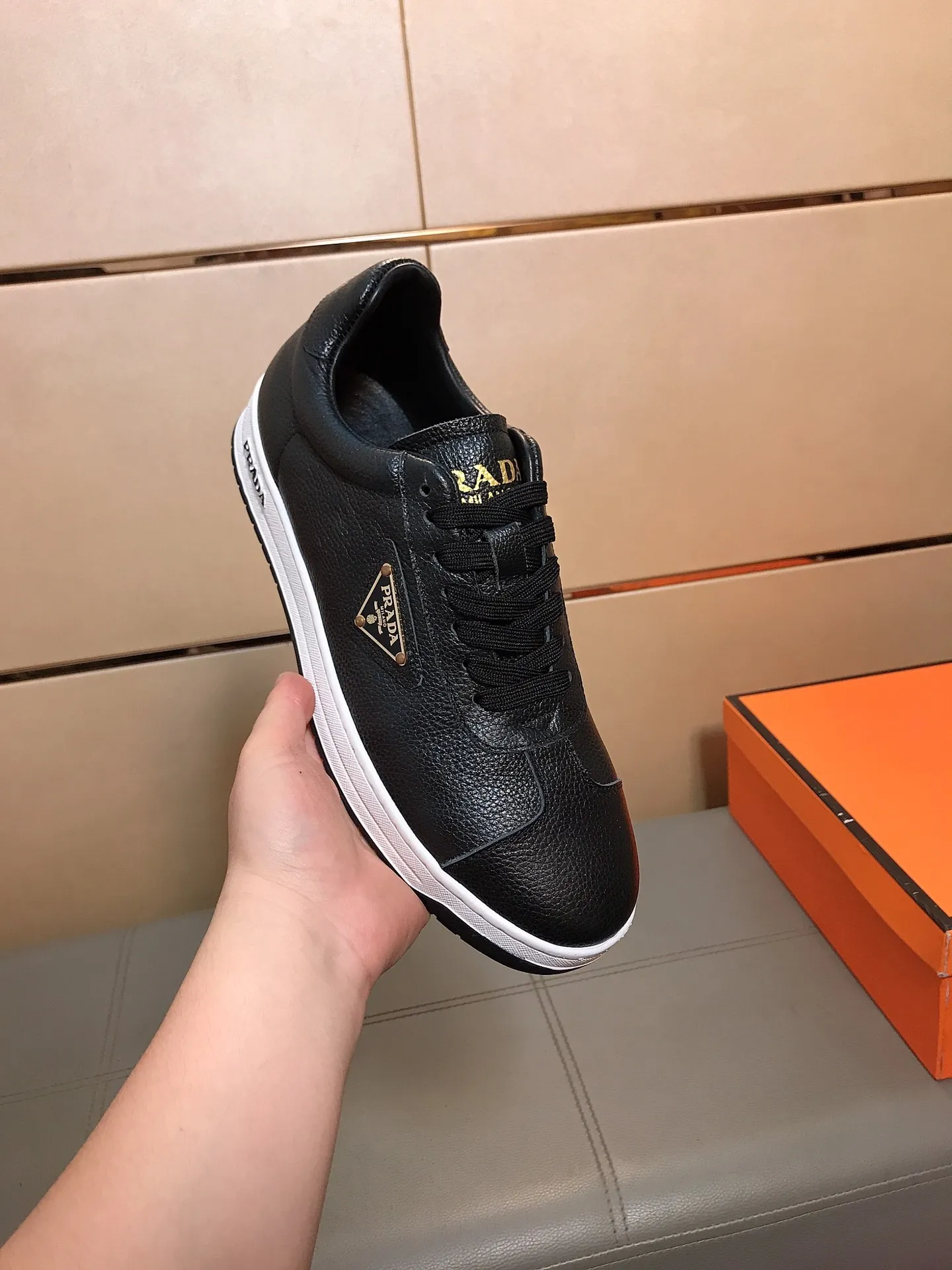 Ex-factory price 380 💎💎🆕Prada's latest casual and fashionable men's shoes👟hot style💥simple and elegant style, exclusive for trendy men. Unique latest brand elements👑, fashionable and generous, the fabric is original imported cowhide, pigskin breathable lining + feet, super comfortable and wear-resistant outsole, classic model taken in kind, size: 38-44